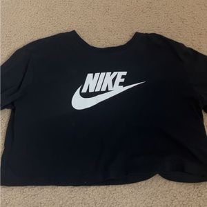 nike cropped shirt